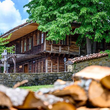 Guest Houses "Zlatna Oresha - Complex" Zheravna Εξωτερικό φωτογραφία