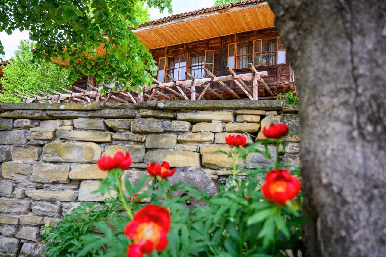 Guest Houses "Zlatna Oresha - Complex" Zheravna Εξωτερικό φωτογραφία
