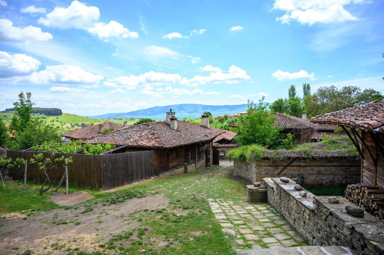 Guest Houses "Zlatna Oresha - Complex" Zheravna Εξωτερικό φωτογραφία