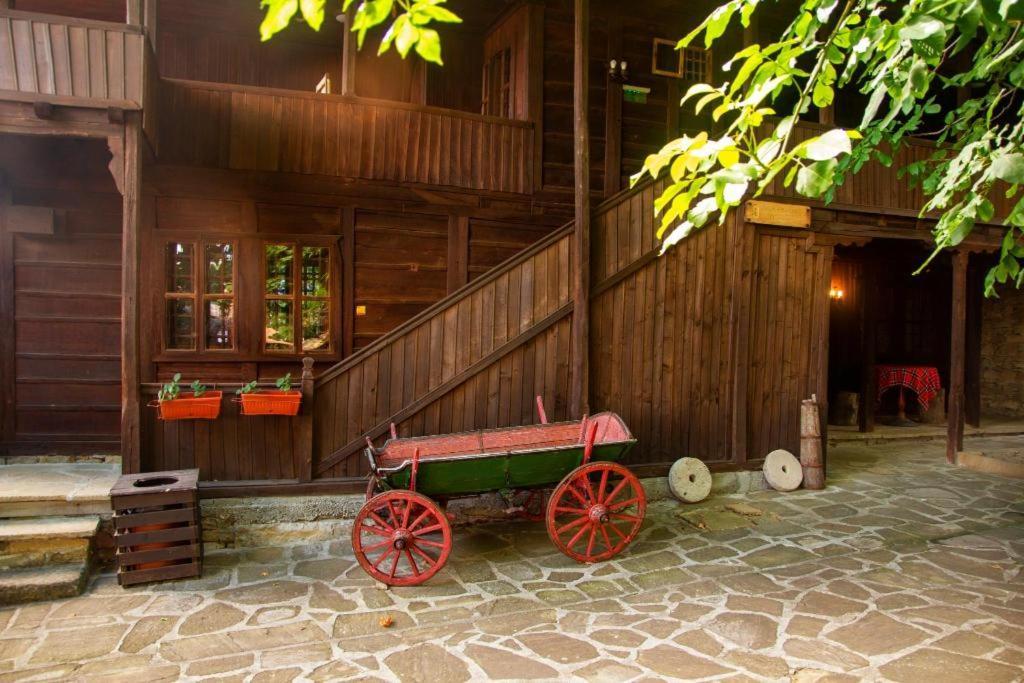 Guest Houses "Zlatna Oresha - Complex" Zheravna Εξωτερικό φωτογραφία